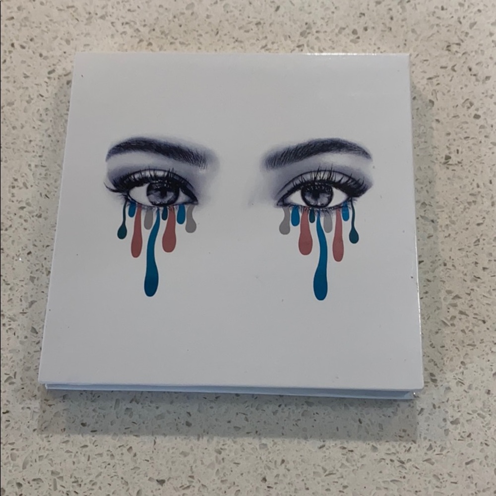 Kylie Cosmetics - Blue Honey Palette